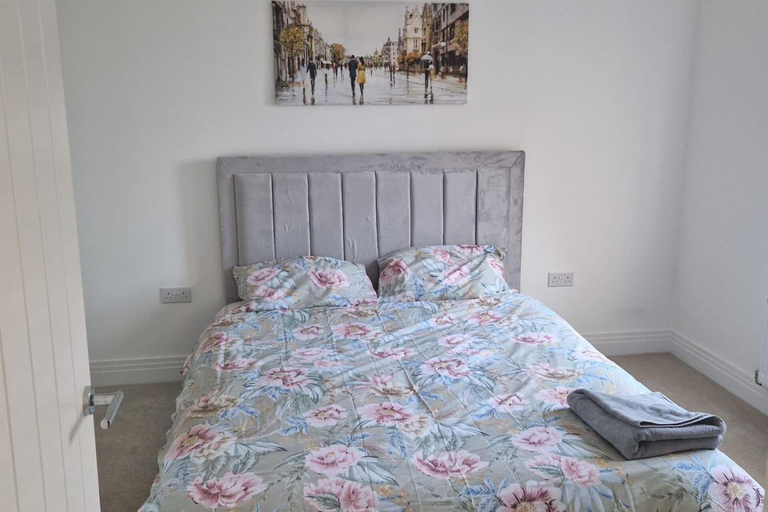 Bedroom 2, Peterborough - House - Sleeps 8 - Parking - Garden, Cambridgeshire