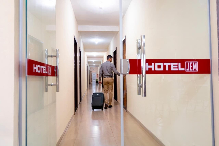 Others 4, Hotel JEM, Itiquira
