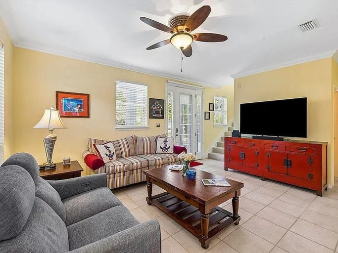 Living area 5, Blue Chip Escape, Walton