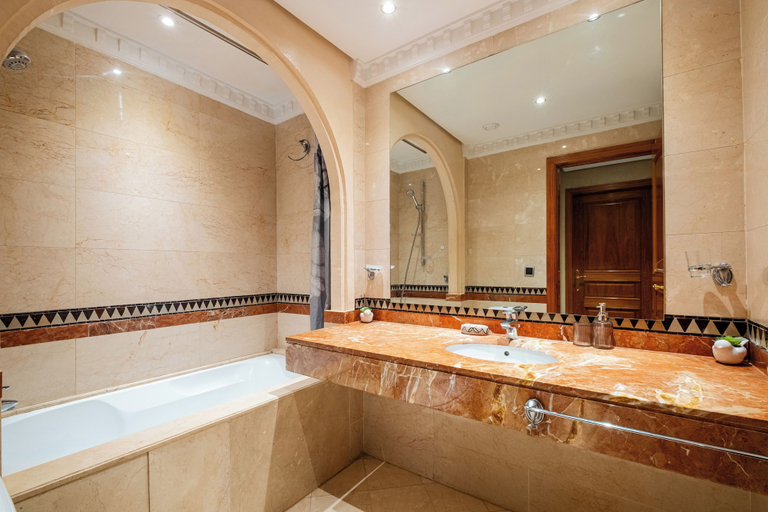 Bathroom 5, Hyper Centre Plaza Balcony & Parking, Marrakech