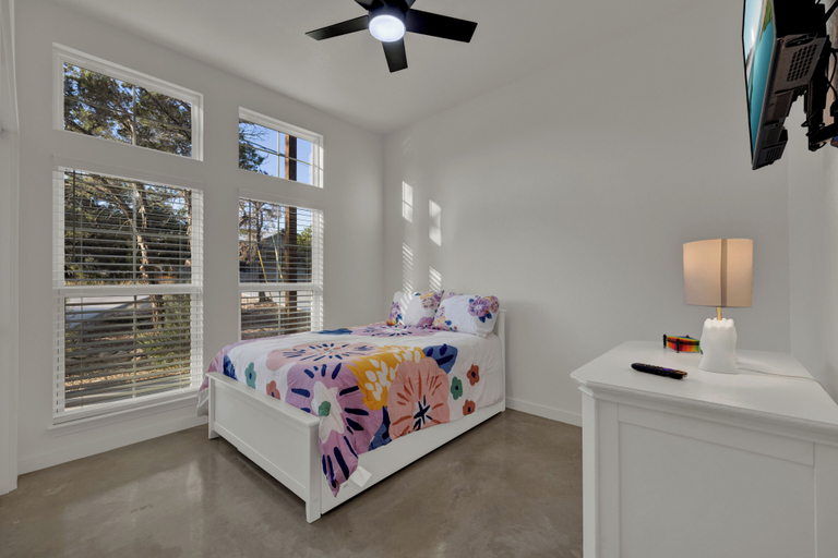Room 4, Serene Guadalupe River Getaway-river Access!, Comal