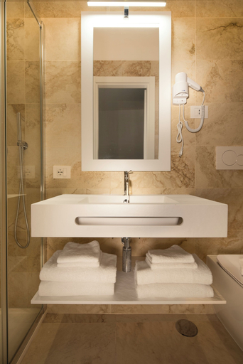 Bathroom 2, Ludos Magnus Rome Guesthouse, Roma