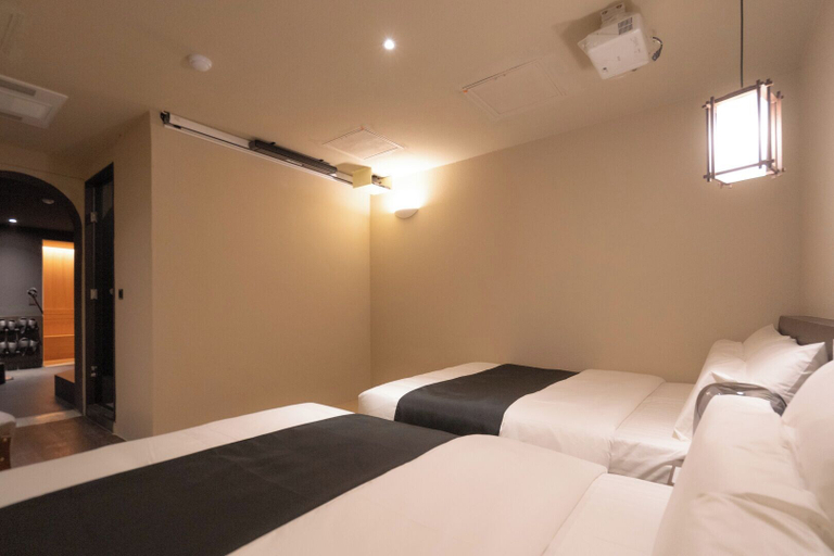 Room 3, Cave Ryokan Hotel by Aank Suwon Station, Suwon