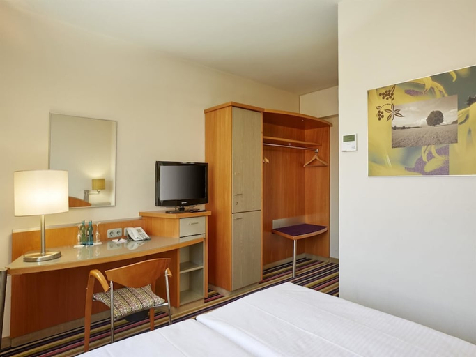 Bedroom 2, H+ Hotel Koln Hurth, Rhein-Erft-Kreis