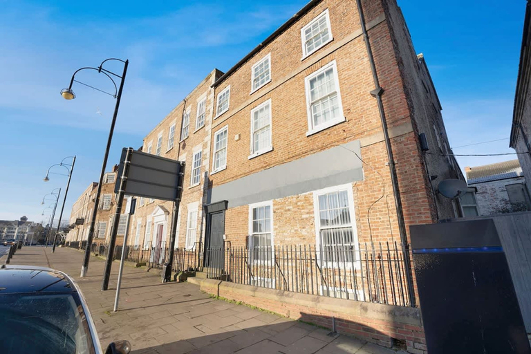 Room 5, 2 Bedroom With Private Parking and Free Wifi, Stockton-on-Tees