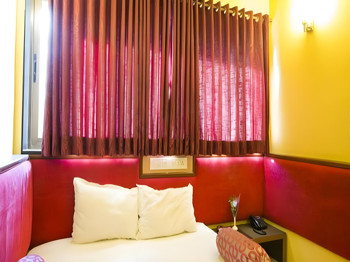 Others 4, Hotel Siddhartha, Mumbai Suburban