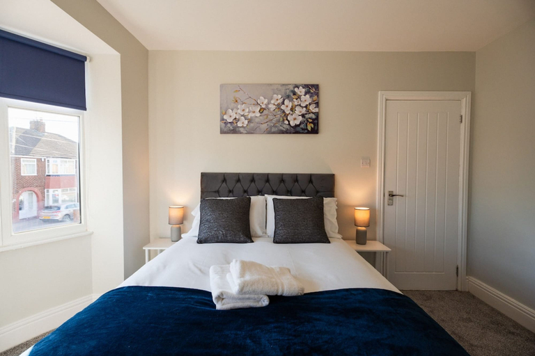 Room 2, Westbourne House Horizon Stays, Redcar and Cleveland