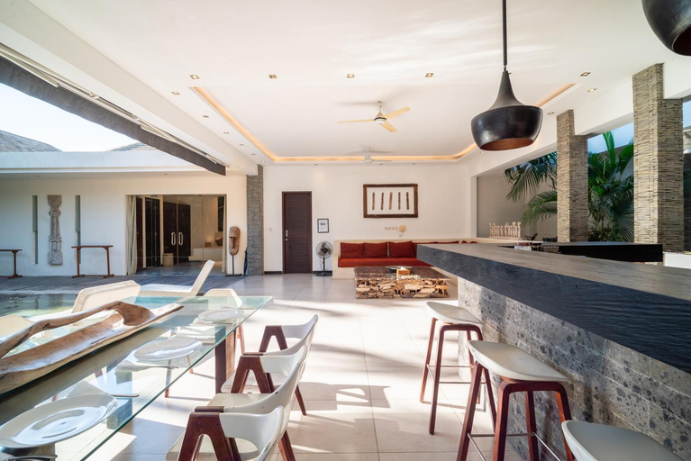Food & Drinks 5, Elegant 3-Bedroom Villa Saha in Seminyak, Badung
