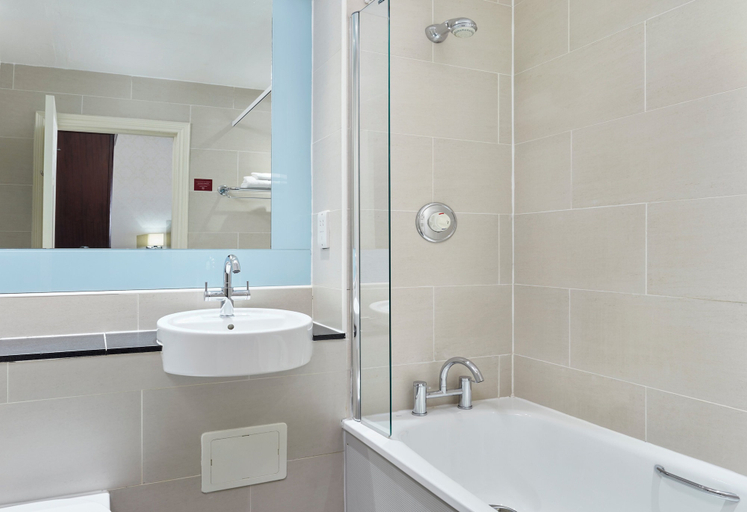 Bathroom 4, Leonardo Edinburgh City, Edinburgh
