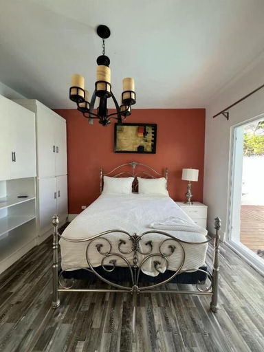 Room 4, El Tridente, Guayacanes
