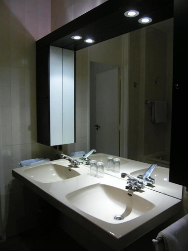 Bathroom 5, B&B Middelheim Guest House, Antwerpen