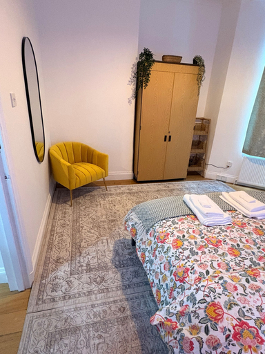 Room 2, Two Bedrooms Arsenal & Highbury, London