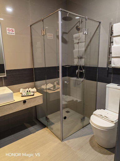 Bathroom 3, AZ Hotel and Serviced Apartments, Labuan