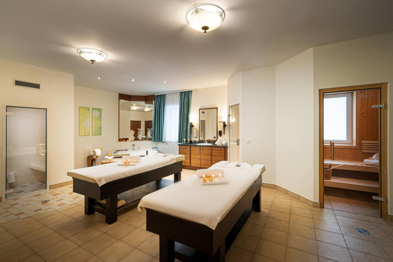 Bathroom 5, KUHOTEL Steinplatte, Trademark Collection by Wyndham, Kitzbühel