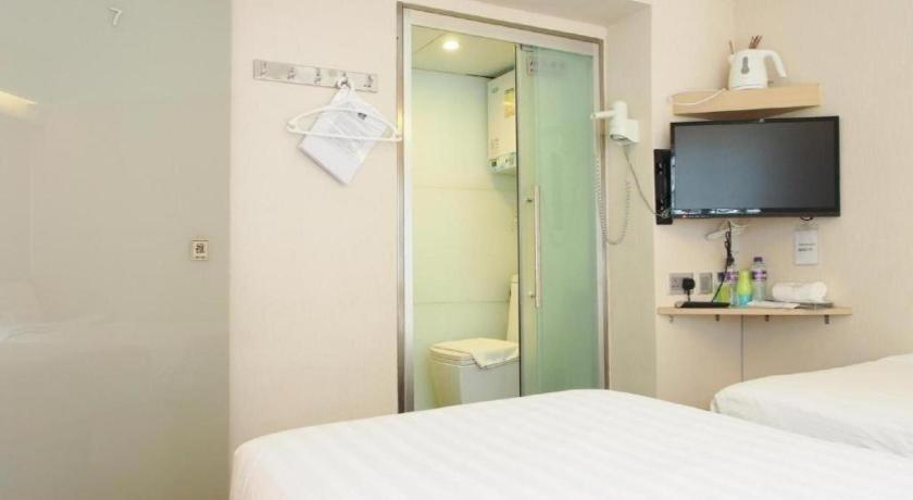 Bedroom 4, I-Hotel, Kowloon