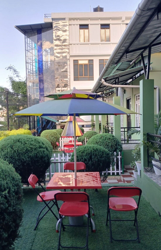 Outdoor dining, Emmonlang Resort & Redeem Restaurant, East Khasi Hills