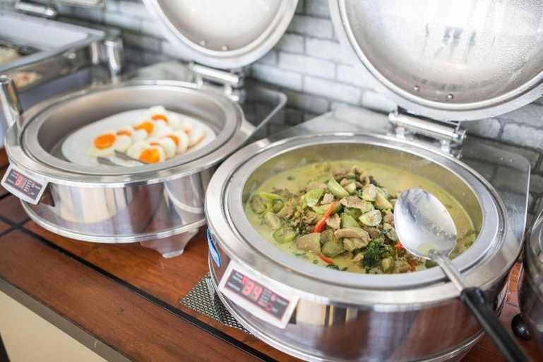 Food & Drinks, Prew Lom Chom Nam Resort, Pluak Daeng
