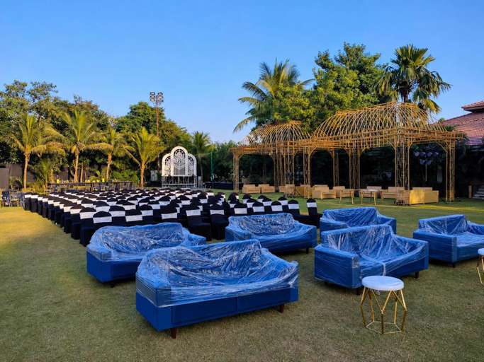 Food & Drinks, Palm Green Club & Resort by The Sky Imperial, Kheda