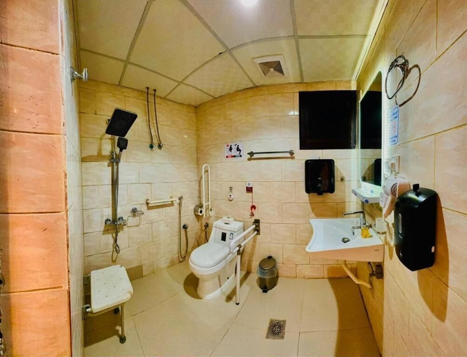 Bathroom 4, Kamal Al Dhahabi Hotel, Al Madinah Al Munawwarah