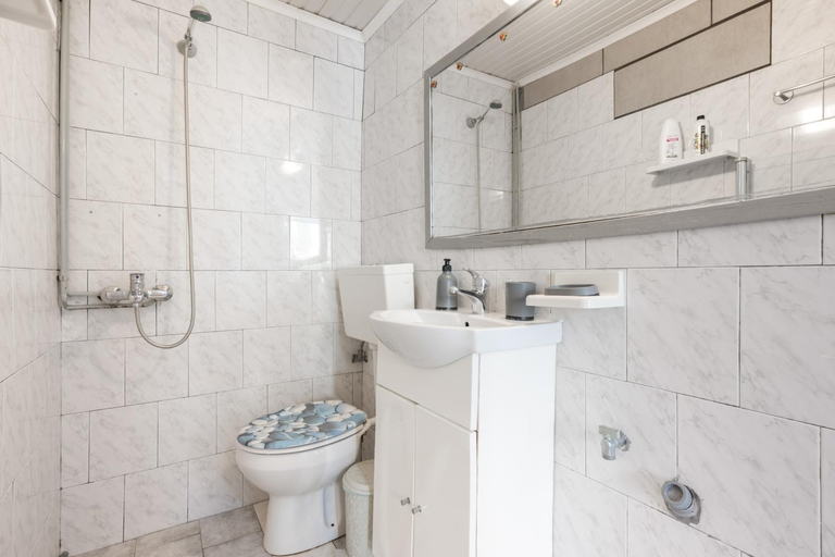 Bathroom 3, Olga Studios, Crete