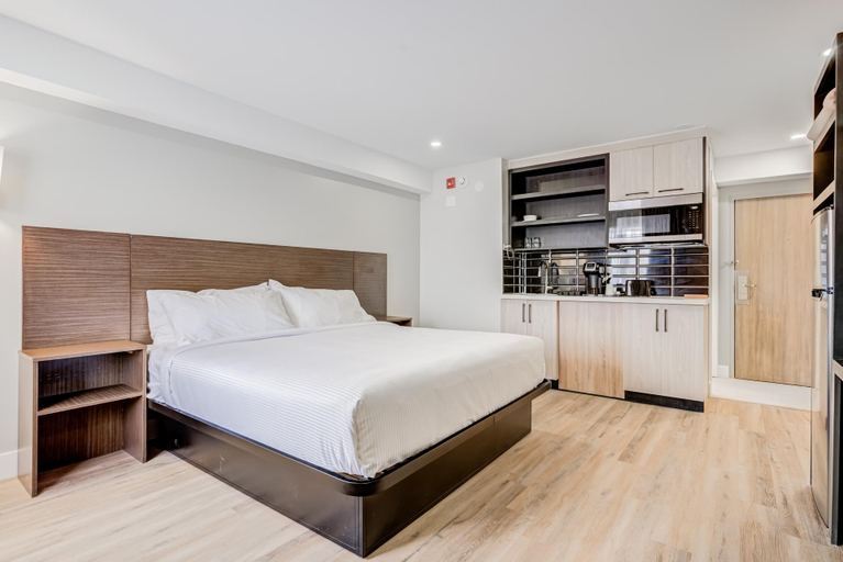 Bedroom 2, Skye Hotel Ridgetown, Chatham-Kent