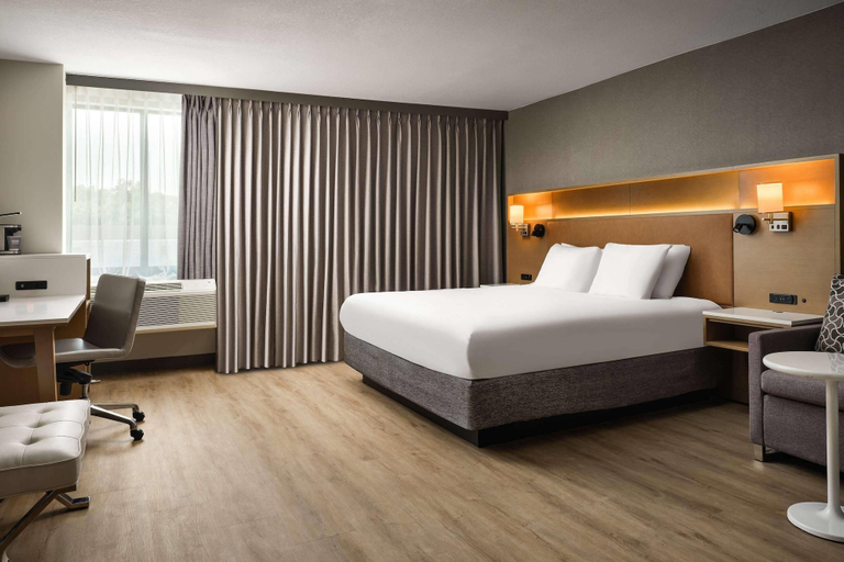Bedroom 3, Radisson Hotel West Memphis, Crittenden