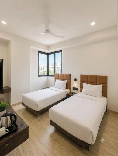 Room 5, Fabhotel Prime Pune Grand, Pune