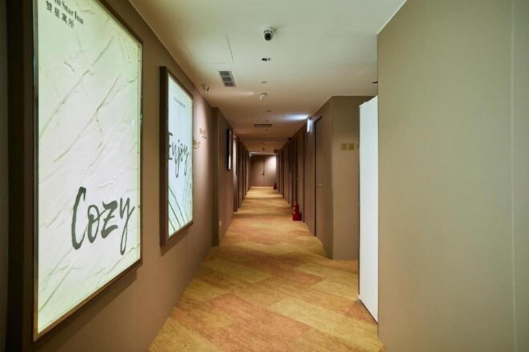 Others 5, Twin Star Inn, Taipei City