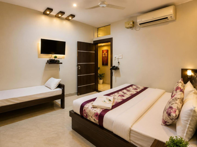 3, Hotel Parth, Indore