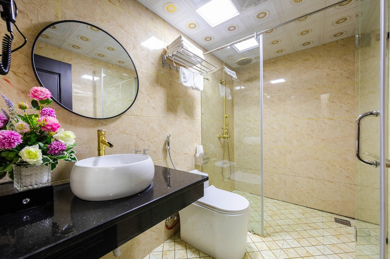 Bathroom 3, Kim Cuong Hotel, Lào Cai