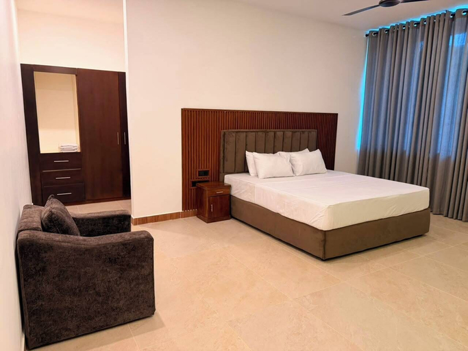 Room 5, The Falcon, Gampaha