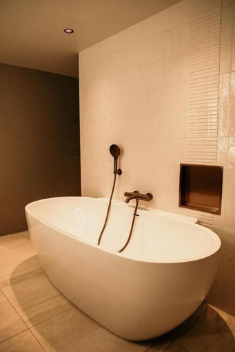 Bathroom 2, Fortuna Suites, Middelburg