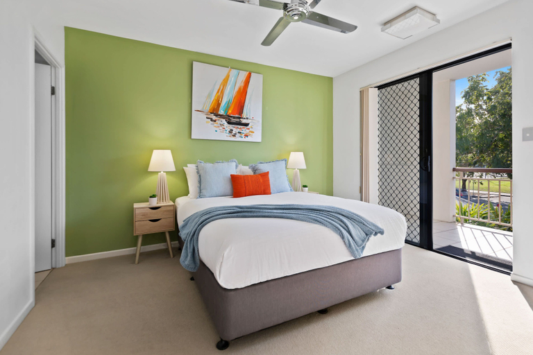 Room 4, Cairns Hideaway - Pool and Spacious, Cairns