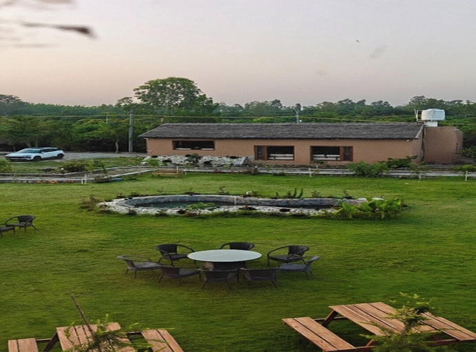 Outdoor dining 5, Abhyaranyan Farmstay, Saharanpur