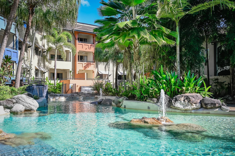 Room 3, Stunning Resort Apartment With Gym and Pool Access, Cairns