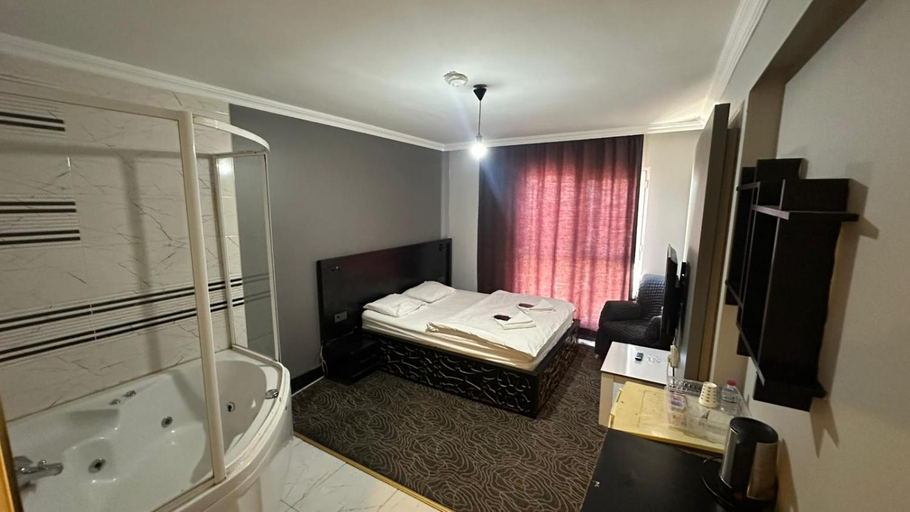 5, Red House, Büyükçekmece