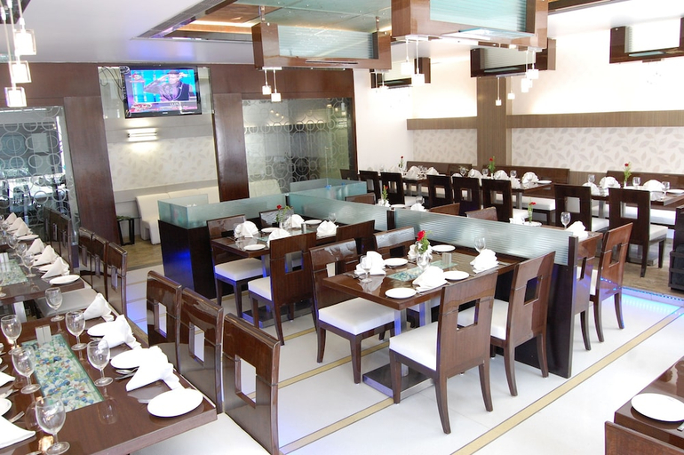 Food & Drinks 4, Pravasa Hotel by Sapphire, Vadodara, Vadodara