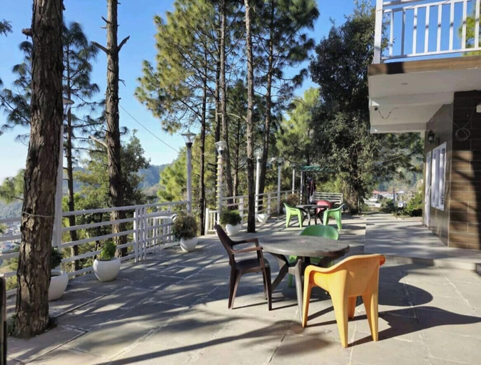 Outdoor dining 4, Rudrashray Paradise Mussoorie, Dehradun