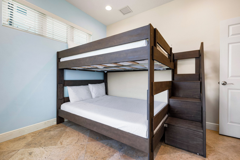 Bedroom 2, A Somewhere is Here by Beachside Management, Sarasota