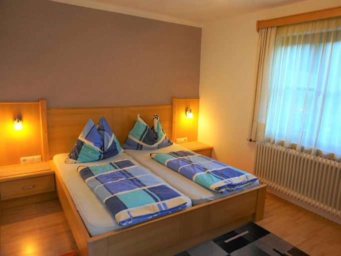 Bedroom 2, Apartment in Flachau with Mountain Views, Sankt Johann im Pongau