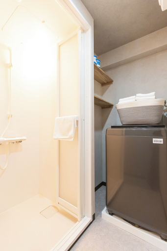 Bathroom 3, b&Dotonbori 2, Osaka