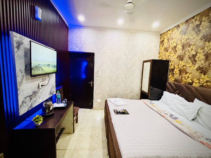 2, Hotel Tom and jerry , Delhi