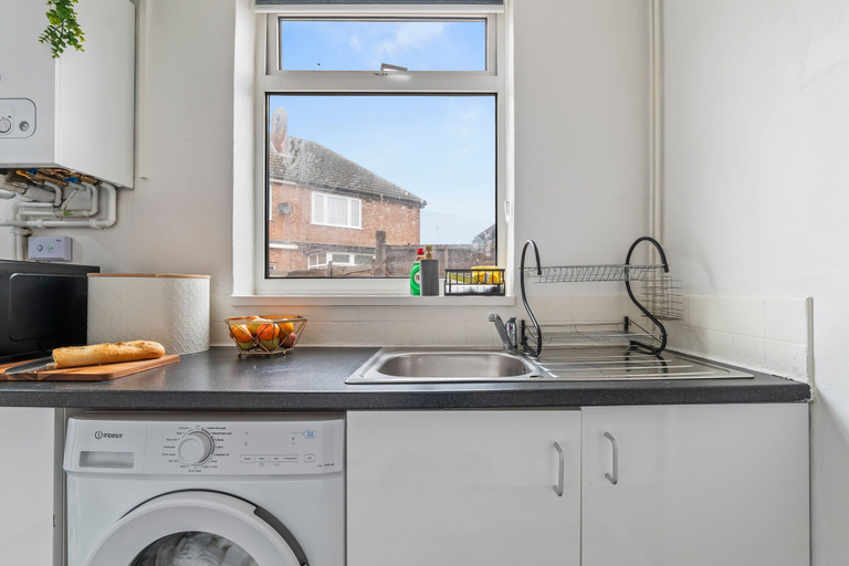 Interior 4, 4-Bed House | Leicester | Driveway Parking, Leicester