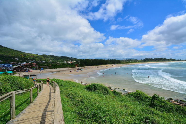 Others 4, Contêiner Exclusivo - Praia da Gamboa, Garopaba