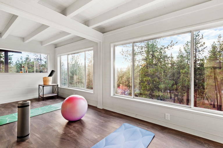 Yoga 2, Tahoe Sanctuary - Mtn Lake Views & AC, El Dorado