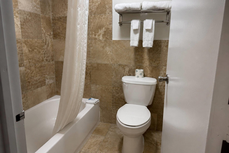 Bathroom 4, Econo Lodge Allentown North, Lehigh