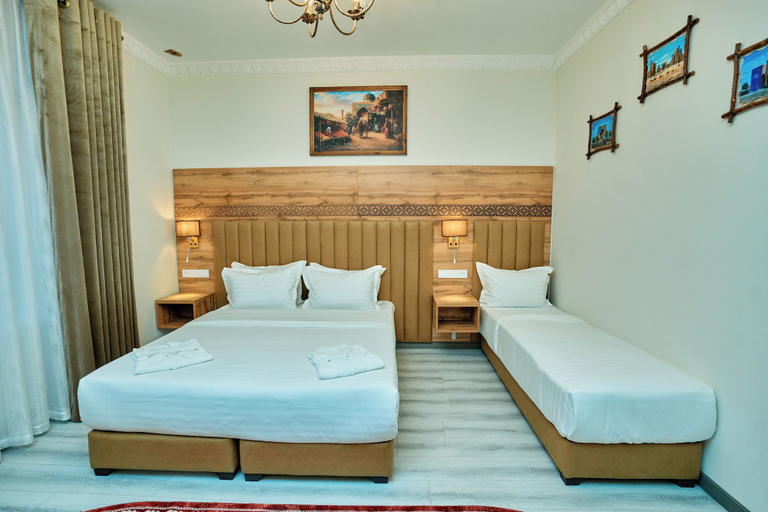 Room 2, ISKANDAR Hotel, Taylak