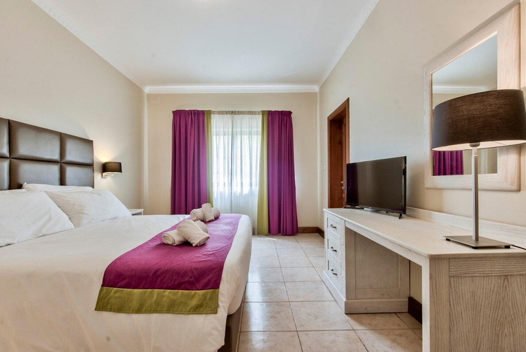 3, Villa Hibiscus 3 bedroom villa with private pool