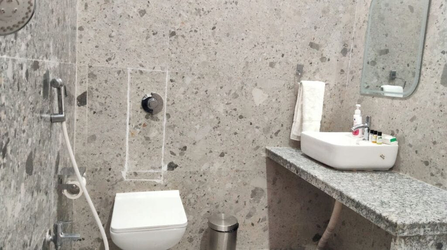 Bathroom 4, Hariyav Garh Villa, Udaipur