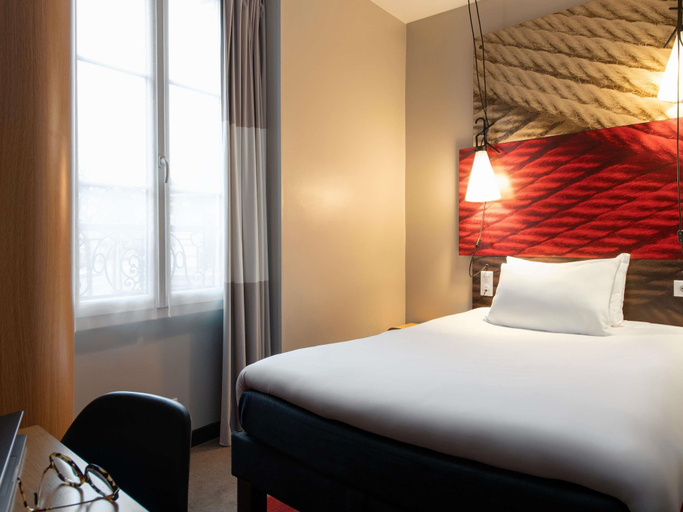 Bedroom 3, ibis Paris Avenue de la Republique, Paris
